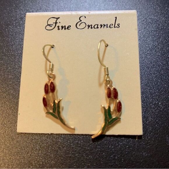 Enamel Flower Earrings Drop Dangle Gold Tone Metal 1.5” Gorgeous NWT - Picture 1 of 3